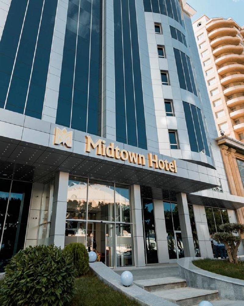 Midtown Hotel Bakoe Buitenkant foto