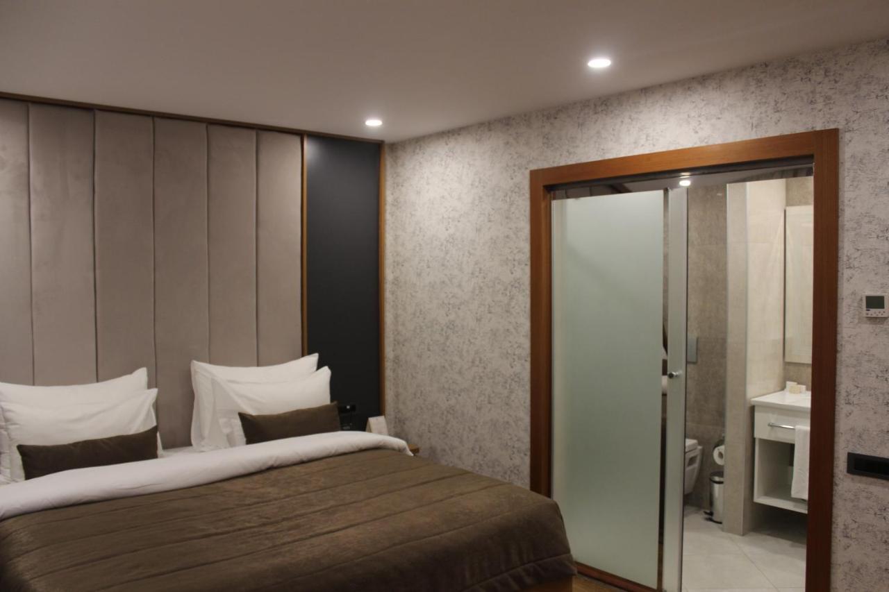 Midtown Hotel Bakoe Buitenkant foto