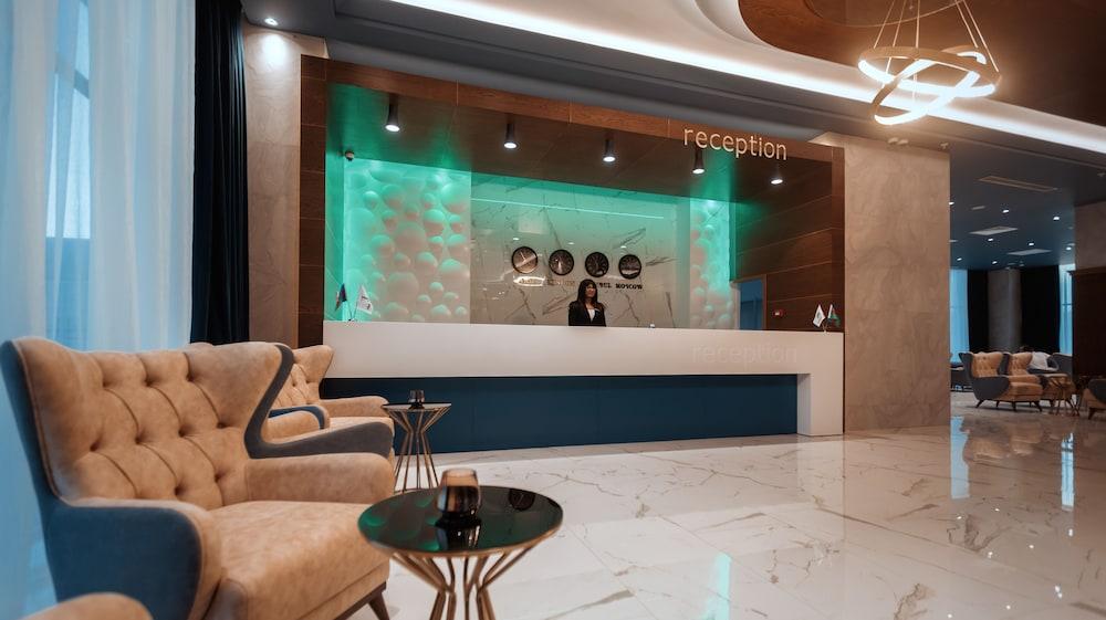Midtown Hotel Bakoe Buitenkant foto