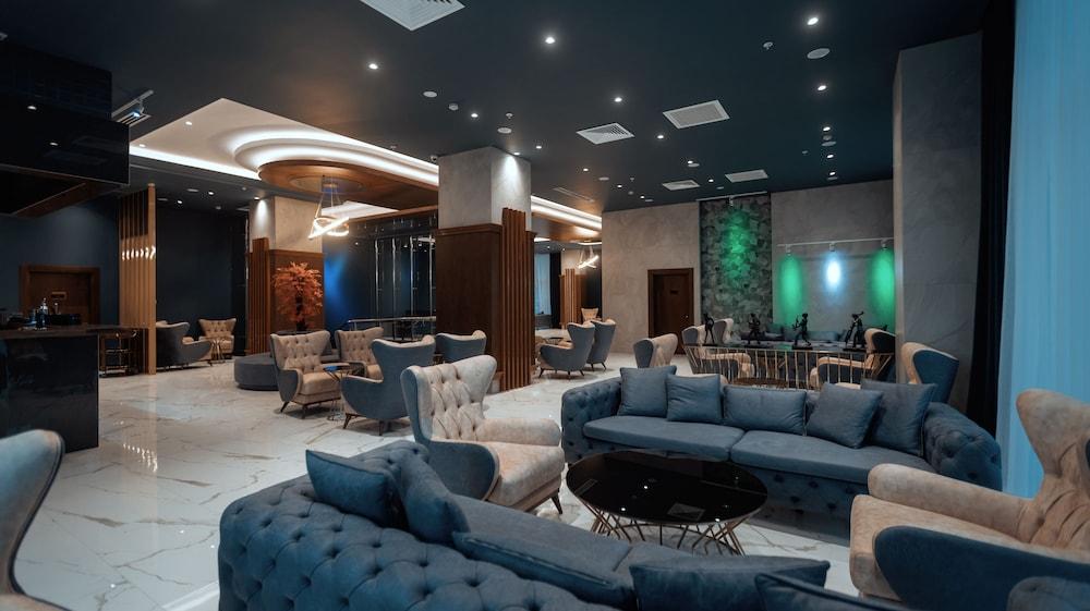 Midtown Hotel Bakoe Buitenkant foto