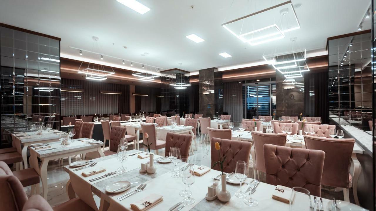 Midtown Hotel Bakoe Buitenkant foto