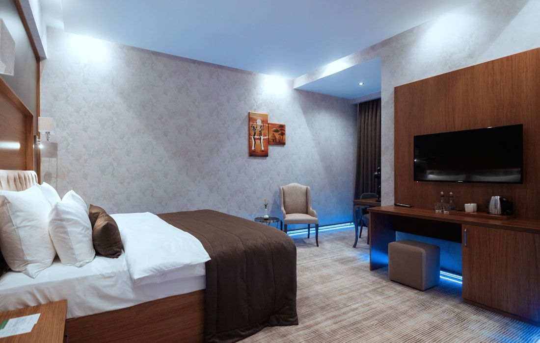 Midtown Hotel Bakoe Buitenkant foto